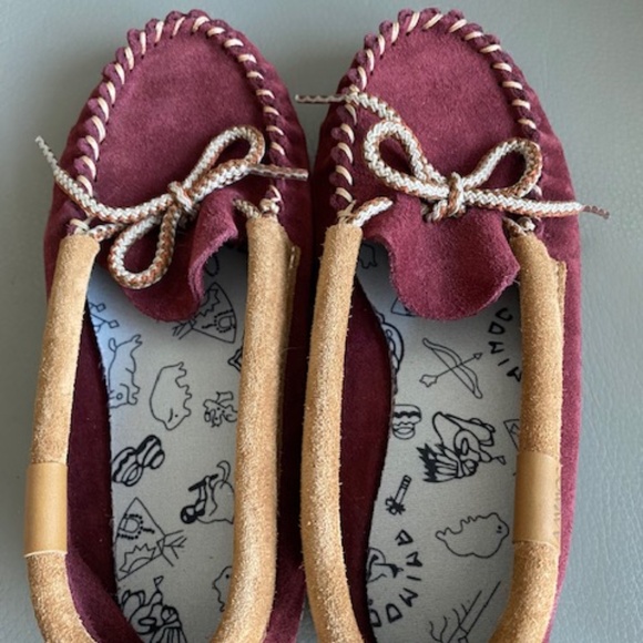 ANIMOC Canada Mocc sz L 6 suede leather moccasin slippers burgundy red plum NWOB - Picture 3 of 12